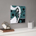 Retro-baanmodel,  Art Deco-Mode Vierkante Klok<br><div class="desc">illustratie art deco ontwerp met een chique dame gekleed in een pet en jas en het dragen van een portemonnee. De vrouw loopt langs een zwevend pad. Zwarte stippen, cirkels of bubbels zweven rond. De achtergrond is duidelijk, zodat je elke gewenste kleur kunt toevoegen! Klik op de knop "Aanpassen"! De...</div>