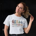 Retro Bachelorette Party Meisjes Weekend Bride T-shirt<br><div class="desc">Omarm de geest van de ultieme meisjes reis met onze Custom Retro Typography Bachelorette Weekend T-Shirt! Deze chique en stijlvolle top dient als de perfecte herinnering aan een onvergetelijk uitje met je favoriete dames. De voorkant van het shirt toont een fascinerende geïnspireerde "Girls Weekend" typografie die perfect het plezier en...</div>