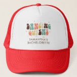 Retro Bachelorette Party - Persoonlijke dansing Trucker Pet<br><div class="desc">Aangepaste Bachelorette Party Retro Dansende Queens trucker die u kunt aanpassen met de naam van de bruid. Perfect aangepast ontwerp van bride party retro</div>