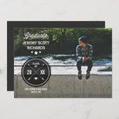 Retro Badge & Pijlen Foto Afstuderen Uitnodiging (Voorkant / Achterkant)