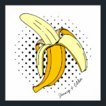 Retro Banana Comic Book Pop Art Poster<br><div class="desc">Schimmelige retro popart stijl print van een geel geschilde bananenillustratie,  over een cirkel van halftoonzwarte stippen. Editable tekstomslagen rond de bodemhoek van het kunstwerk,  voor u om met namen of een bericht aan te passen</div>