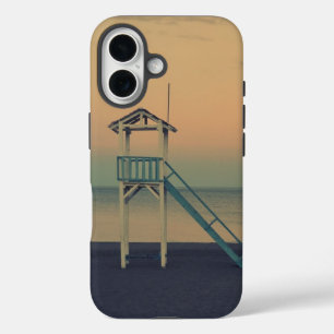 Retro Beach Lifeguard Tower zonsondergang iPhone 16 Hoesje