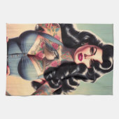 Retro Beauty Tattooed Pin Up Theedoek (Horizontaal)