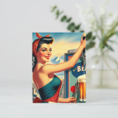 Retro Beer Pinup Briefkaart (Staand voorkant)