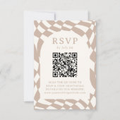 Retro Beige Checkerboard QR Code Bruiloft RSVP Kaartje (Voorkant)