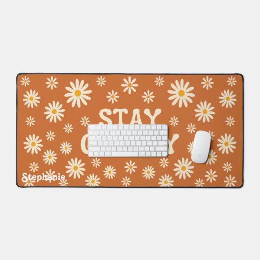 Retro Beige Daisies Stay Groovy Bruin Script Name Bureaumat (Keyboard & Muis)