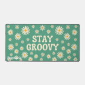 Retro Beige Daisies Stay Groovy Green Script Naam Bureaumat (Voorkant)