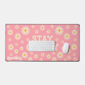 Retro Beige Daisies Stay Groovy Roze Script Naam Bureaumat (Keyboard & Muis)