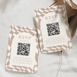Retro Beige Schachbrett QR Code Trouwen RSVP Kaartje