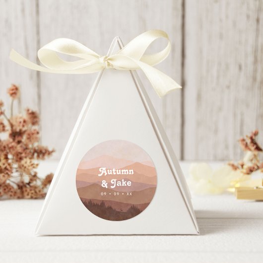 Retro-bergen en Forest Dusty Pink Wedding Ronde Sticker