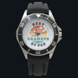 Retro Best Grandpa door Par Grandfather Birthday Horloge<br><div class="desc">Retro Best Grandpa by Par design kun je aanpassen aan de ontvanger van dit schattige ontwerp van het golfthema. Perfect geschenk voor de verjaardag van Vaderdag of grootvader. De tekst "GRANDPA" kan worden aangepast met elke vader moniker door op de knop "Personaliseren" hierboven te klikken. Kan ook verdubbelen als een...</div>