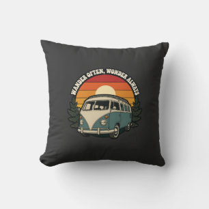 Retro bestelwagen roadtrip zonsondergang wanderlus kussen