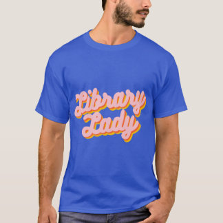 Retro bibliotheek dame ontwerp in roze familie t-shirt