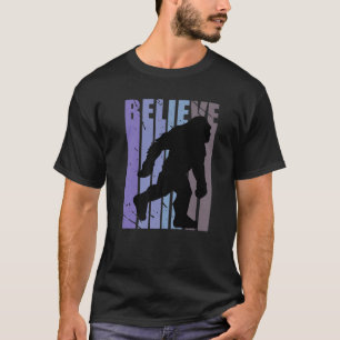 Retro Bigfoot Believe Yeti Paarse Bigfoot T-shirt