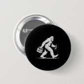 Retro Bigfoot Drink Bier – Funny Sasquatch Ronde Button 5,7 Cm (Voorkant /achterkant)
