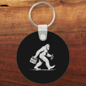 Retro Bigfoot Drink Bier – Funny Sasquatch Sleutelhanger (Voorkant)
