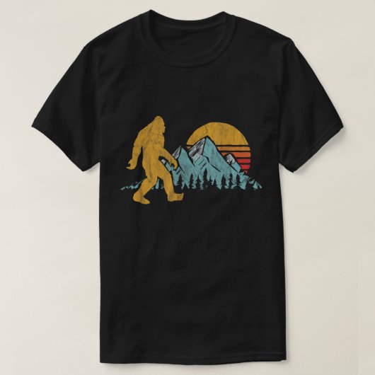 Retro Bigfoot Mountain Adventure T-shirt (Design voorkant)