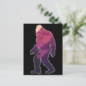 Retro Bigfoot Mountain Forest Landscape Wilderness Briefkaart (Staand voorkant)