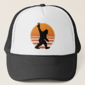 Retro Bigfoot Peace Sign Trucker Pet (Voorkant)