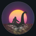 Retro Bigfoot Riding over de Loch Ness Ronde Sticker<br><div class="desc">Retro Bigfoot Riding the Loch Ness Monster Funny Classic Round Sticker Classic Collectie.</div>