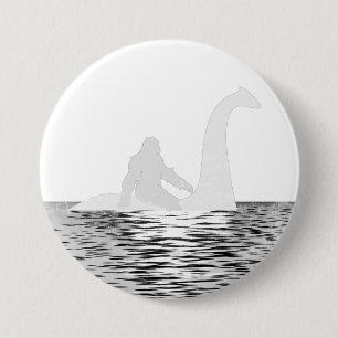 Retro Bigfoot Riding the Loch Ness Round Ronde Button 7,6 Cm