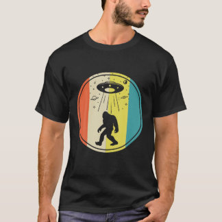 Retro Bigfoot Sasquatch Alien UFO Lover T-shirt