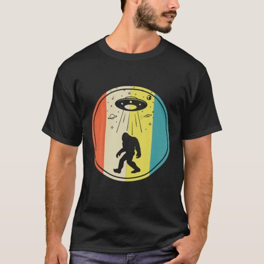 Retro Bigfoot Sasquatch Alien UFO Lover T-shirt (Voorkant)