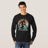 Retro Bigfoot Sasquatch Disc Golf T-shirt (Voorkant volledig)