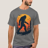 Retro Bigfoot Sasquatch met zonsondergang T-shirt (Voorkant)