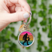 Retro Bigfoot Saxofoon Zonsondergang Sleutelhanger (Hand)