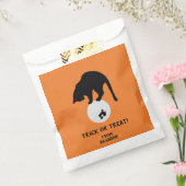 Retro Black Cat op de Moon Halloween Bedankzakje (Gezegeld)