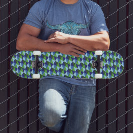 Retro blauwe en groene geometrische driehoeken persoonlijk skateboard