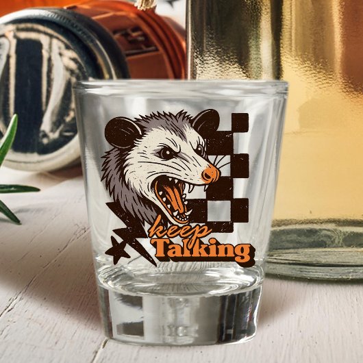 Retro Blijf praten Feral Possum: Angry Wild Animal Shot Glas