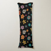 Retro Bloemen Body Kussen - Zwart Bloemen (Voorkant Verticaal)
