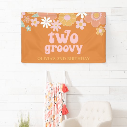 Retro Bloemen Twee Groovy 2e Verjaardag Banner (Insitu)