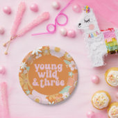Retro Bloemige Young Wild Drie Verjaardag Papieren Bordje (Feest)