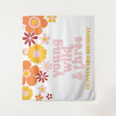 Retro bloemige Young Wild Three verjaardagsbanner Wandkleed (Voorkant)