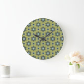 Retro Blue & Black Daisies op Green Floral Pattern Grote Klok (Huis)