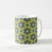 Retro Blue & Black Daisies op Green Floral Pattern Koffiemok (Voorkant rechts)