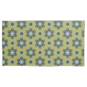 Retro Blue & Black Daisies op Green Floral Pattern Kussensloop (Voorkant-Links)