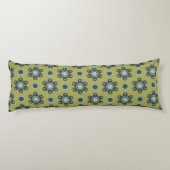 Retro Blue & Black Daisies op Green Floral Pattern Lichaamskussen (Achterkant)