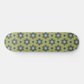 Retro Blue & Black Daisies op Green Floral Pattern Persoonlijk Skateboard (Horizontaal)