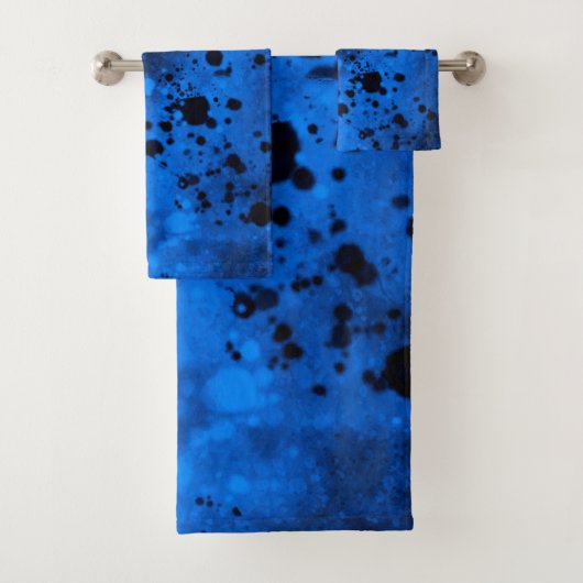 Retro Blue Paint Splatter Bad Handdoek (Insitu)