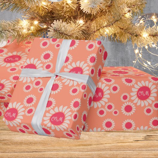 Retro Boho Daisy Bloemen Peach Bruiloft Monogram Cadeaupapier