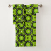 Retro Boho Lim Groen Zwarte Geometrische Mandala Bad Handdoek (Insitu)