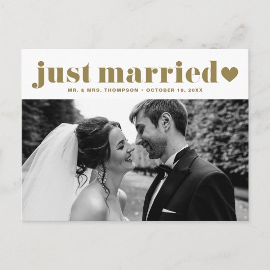 Retro Bold Typografie Gold Just Married Foto Briefkaart (Voorkant)