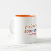 Retro Bookworm leesliefhebbers gepersonaliseerd Tweekleurige Koffiemok (Voorkant links)