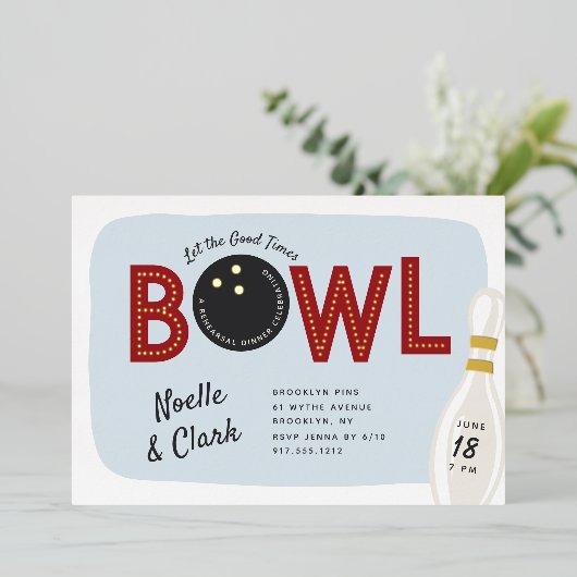 Retro  Bowling Theme Rehearsal Dinner Folie Uitnodiging (Staand Voorkant)
