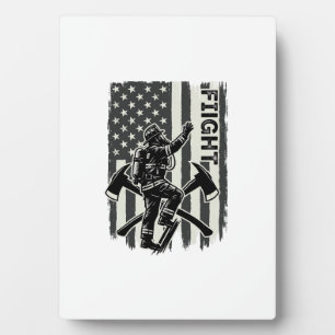 Retro Brandweerman Vlag Strijd T-shirt Ontwerp_1 Fotoplaat