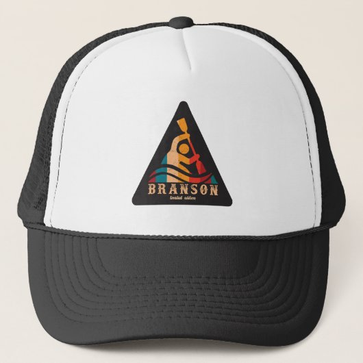 Retro Branson Kayaking Trucker Pet (Voorkant)